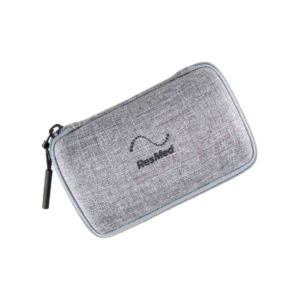 Vista frontal do estojo de viagem para o AirMini