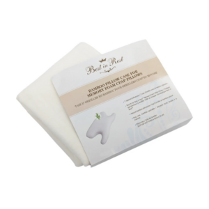 Vista frontal da fronha de travesseiro para CPAP dobrada na embalagem